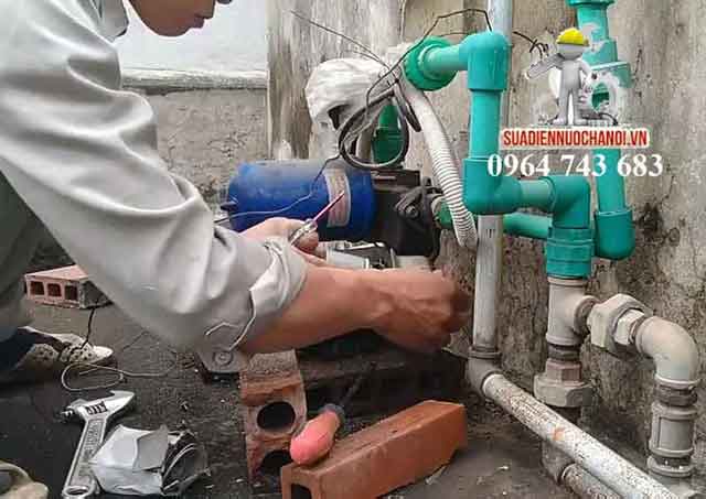 Sửa máy bơm nước nhà chị  liền kề 35 KĐT Văn Phú Hà Đông.