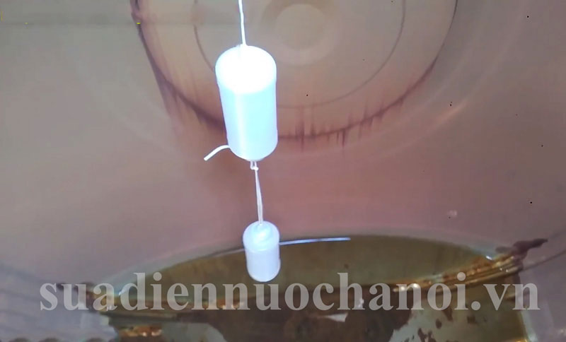 Cách lắp van phao điện chống tràn bước 1 căn mực nước