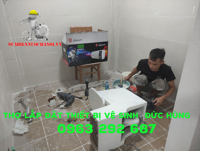 Lắp đặt thiết bị vệ sinh cho phòng vệ sinh to và nhỏ