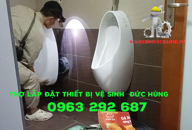 Thợ lắp đặt thiết bị vệ sinh