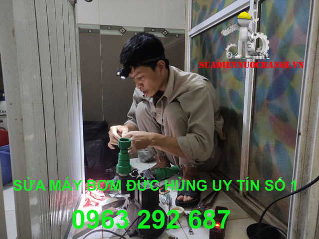 Máy bơm cháy động cơ tại Tràng Tiền, Hoàn Kiếm
