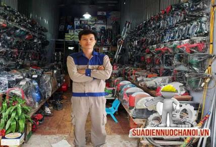 Kỹ thuật viên Bùi Đức Hùng